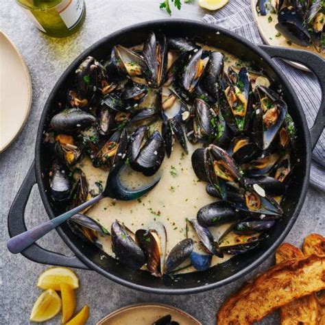 Mussels With White Wine Garlic Sauce Baker By Nature Mussels Recipe Best Mussels Recipe