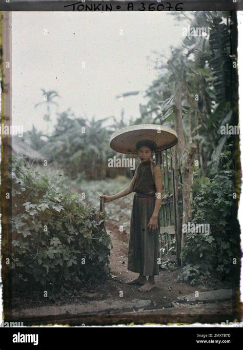 Indochina Tonkin A Young Girl Wearing The Large Latanier Leaves Hat