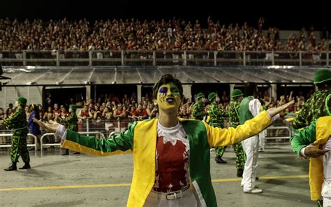 Desfile Da Unidos Do Peruche Fotos Fotos Em Carnaval Em S O