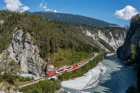 Ge 4 4 II 618 Der RhB Zwischen Trin Und Versam Safien