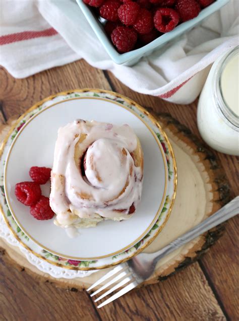 Amazing Raspberry Rolls Recipe Even Better Than Cinnamon Rolls It