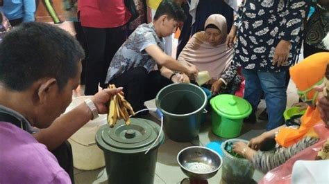 Manfaat Eco Enzyme Ubah Sampah Organik Dari Kulit Buah Dan Sayuran