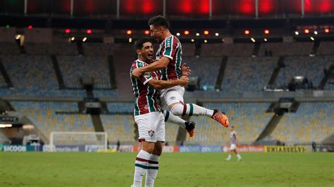 São Paulo Encaminha Empréstimo De Meio Campista Do Fluminense