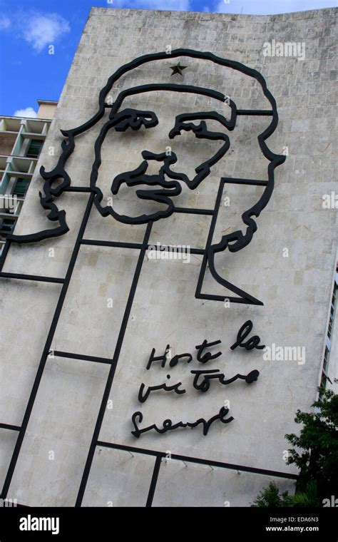 Image of Che Guevara on the wall of the Ministry of Interior Building ...