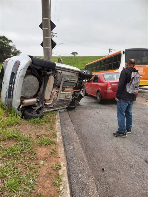 Acidente Entre Nibus E Carro Deixa Tr S Feridos Na Zona Leste Life