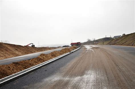 Półmetek budowy obwodnicy Kościerzyny w ciągu DK20 zdjęcia conadrogach pl