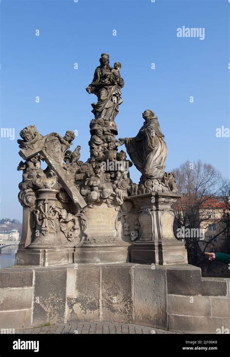 Jesuskind Von Prag Statue Fotos Und Bildmaterial In Hoher Aufl Sung