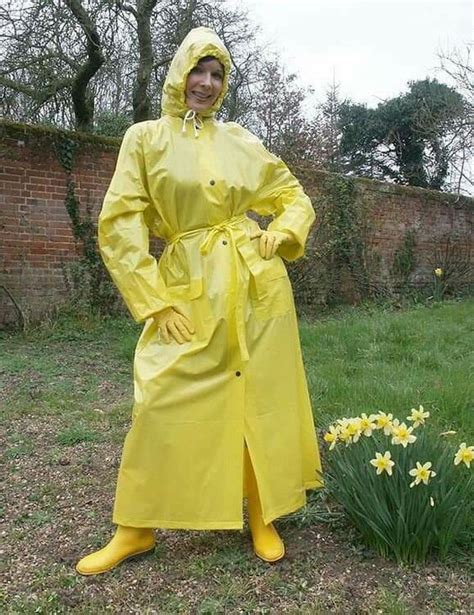 Pin By Lynsay Burns On Yellow Rainwear Fashion Raincoat Jacket