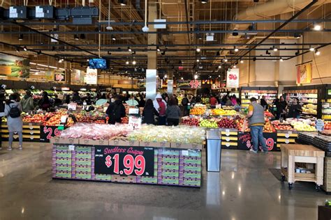 Store Tour: Wegmans’ First NYC Grocery Store Opens in Brooklyn ...