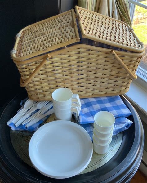 Lovely Wicker Picnic Basket Set ~ Double Handled ~ Do… - Gem