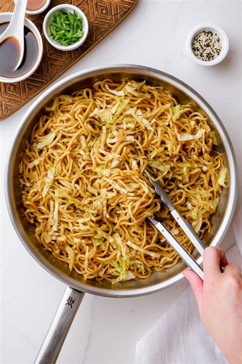 The Best Chow Mein Recipe 15 Minutes Laurens Latest