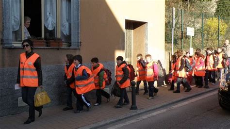 Il Piedibus ha più iscritti dei bus per le scuole Homepage