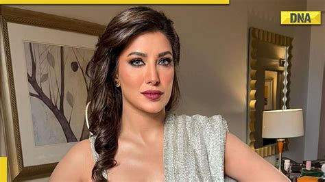 Mehwish Hayat Criticises Bollywood S Deafening Silence On Pakistan