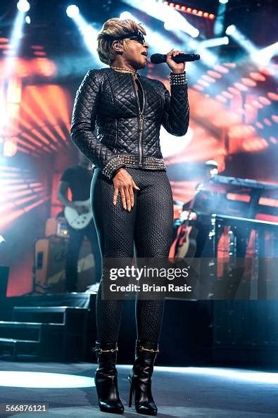 Mary J Blige In Concert Itunes Festival Roundhouse London Britain News Photo Getty Images