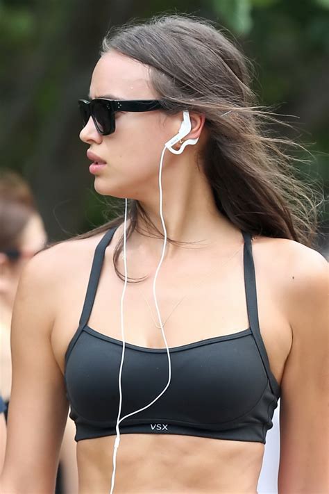 Irina Shayk In A Skimpy Sports Bra And Shorts Heading To The Beach In Miami Porn Pictures XXX