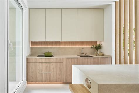 Cocina Con Pen Nsula Beige Y Madera Grupo Coeco