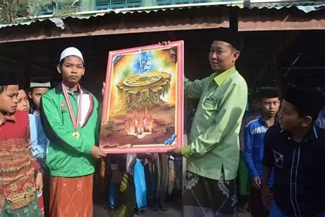 Lukisan Ayat Berbentuk Pohon Dan Akar Curi Perhatian Juri Radar Madura