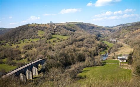 Premium Photo The View Across Monsal Dale From Monsal Head In The