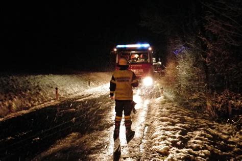 LKW Bergung Fotos Freiwillige Feuerwehr Krumegg