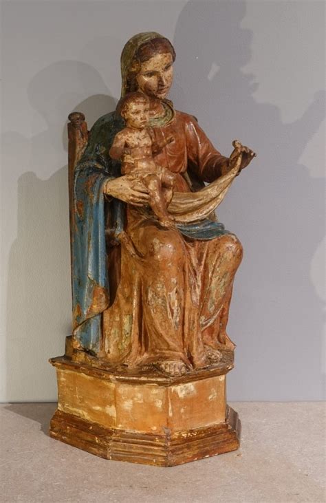 Vierge à l Enfant en Majesté en bois polychrome du XVIIe siècle N 97999