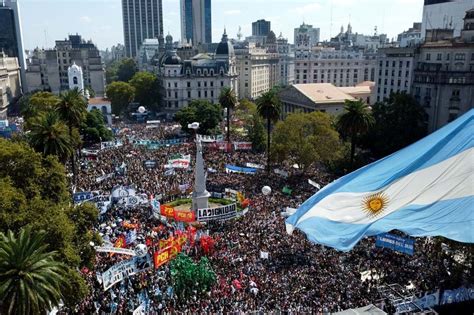 Argentina Senadores aprovam aumento dos seus salários em 165 Mundo