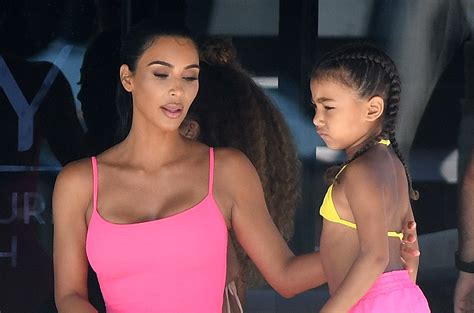 North West La Hija De Kim Kardashian Debuta Como Modelo Con Tan Solo