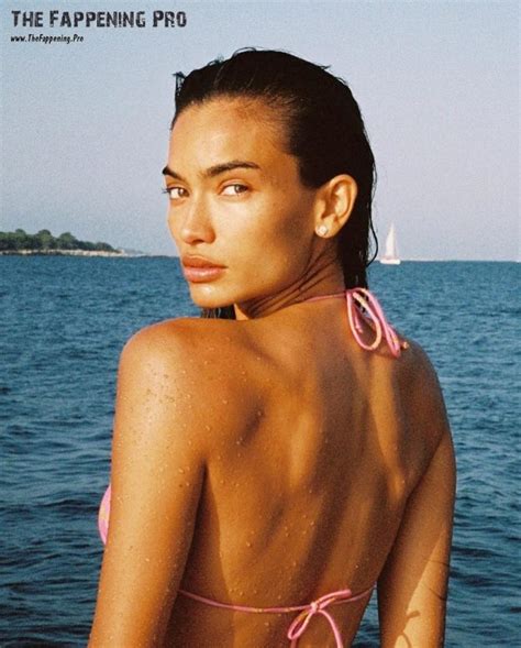 Kelly Gale Wet And Sexy 6 Photos The Fappening