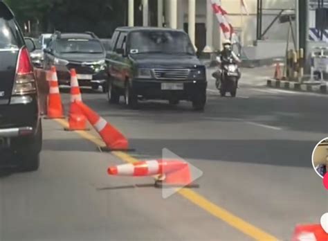 Viral Cuaca Panas Di Semarang Bikin Traffic Cone Meleyot Ini