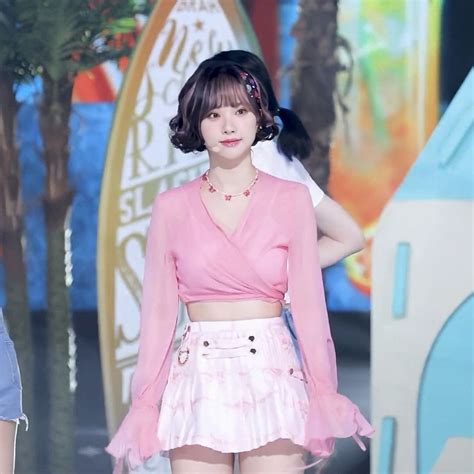 Pin On In Outfits Concert Fits Pink Outfit