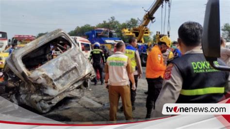 Dua Korban Kecelakaan Maut Ruas Tol Jakarta Cikampek Km