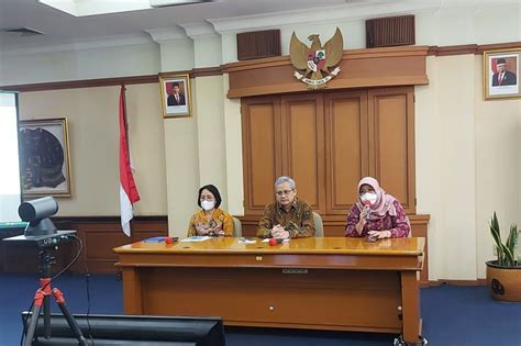 Kemenkes Distribusikan Juta Dosis Vaksin Covid Untuk Penguat