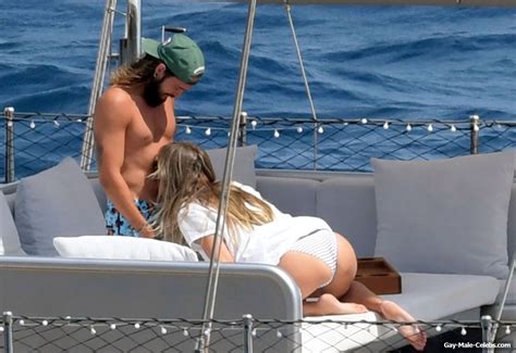 Tom Kaulitz Shirtless And Sexy Beach Photos Gay Male Celebs