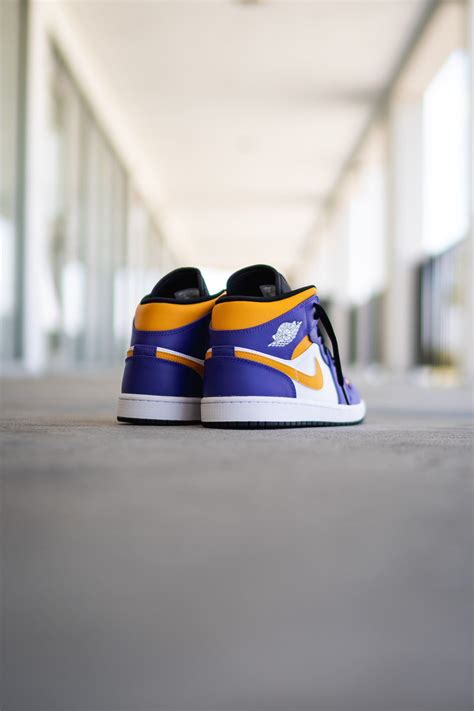 Air Jordan Mid Lakers Jordan Shoes Retro Nike Cortez