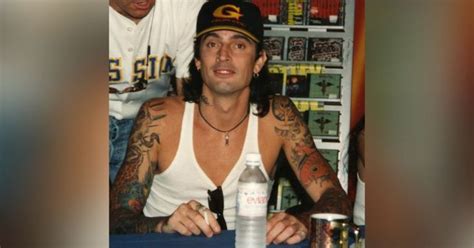 Mötley Crües Tommy Lee Posts Yet Another Nude Photo on Social Media Tommy lee Tommy lee