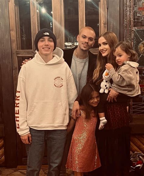 Ashlee Simpsons Son With Ex Pete Wentz Is So Much Taller Than Her In