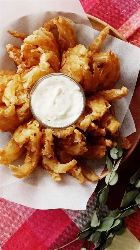 How To Make Very Easy Blooming Onion I Think Ill Try This And Just Make