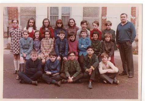 Photo De Classe Cm De Ecole Charles Michels Sens