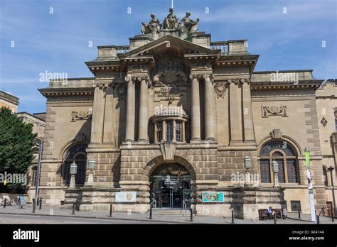 Bristol museum hi-res stock photography and images - Alamy