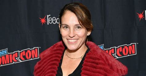 Og Pink Ranger Amy Jo Johnson Pens New Power Rangers Comics Meaww