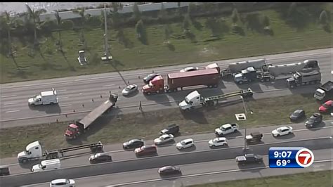 Sb I 75 Reopens In Hialeah After Pedestrian Killed In Crash Wsvn