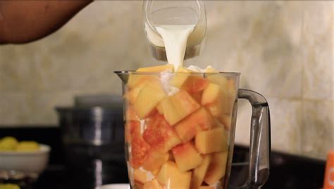 Pawpaw - Papaya Smoothie - Recipes by Dolapo Grey