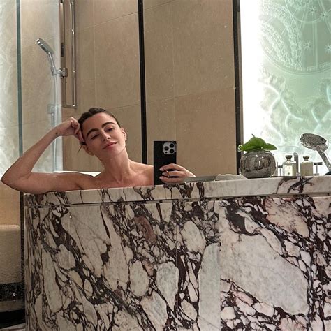 Sof A Vergara Posts Bathtub Photo Amid Joe Manganiello Divorce