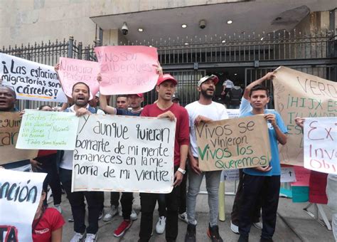 Migrantes Y Activistas Protestan Frente A Segob