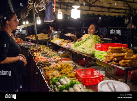 Night market, Phnom Penh, Cambodia, Asia Stock Photo - Alamy