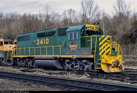 Railpicturesnet Photo Rdg 3410 Reading Emd Gp39 2 At Bethlehem