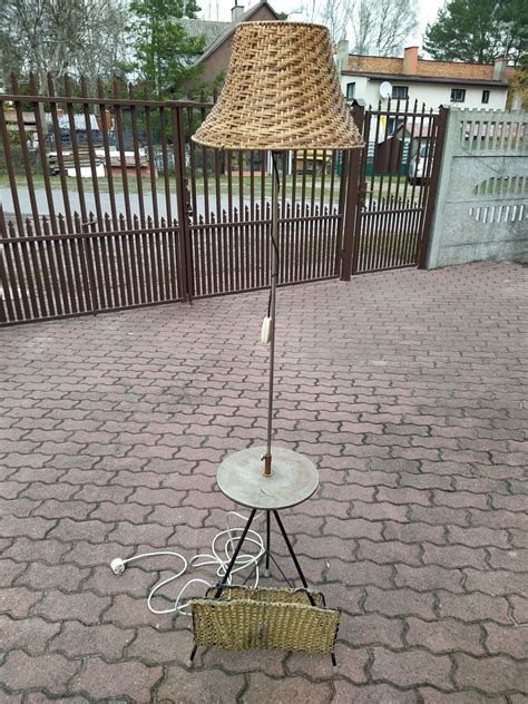 Lampa z gazetnikiem retro vintage PRL Łódź Górna OLX pl