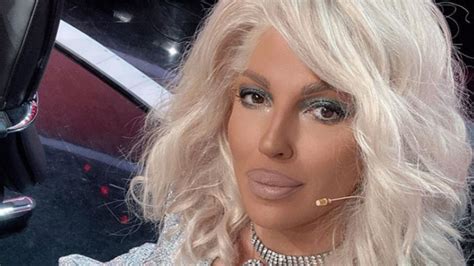 Godina LoŠih Obrva Jelena Karleuša Se Našalila Na Račun Svog Izgleda Od Pre 14 Godina Foto