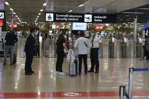 Le Nuove Regole All Aeroporto Di Fiumicino Mascherina Obbligatoria E