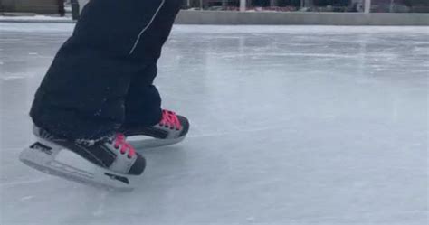 New outdoor rink boosting foot traffic in Peterborough’s downtown - Peterborough | Globalnews.ca