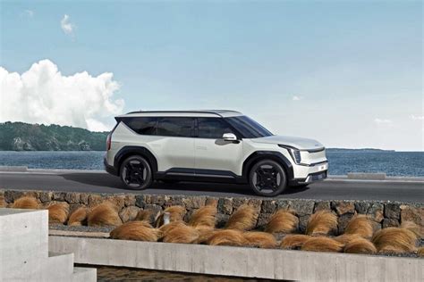 Novo Kia Ev Um Enorme Suv El Trico Km De Autonomia